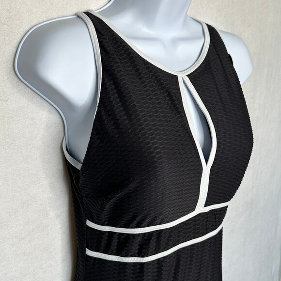 NWT NipTuck Swim Jane Black & White One Piece Swimsuit – Size 8 - Picture 4 of 12